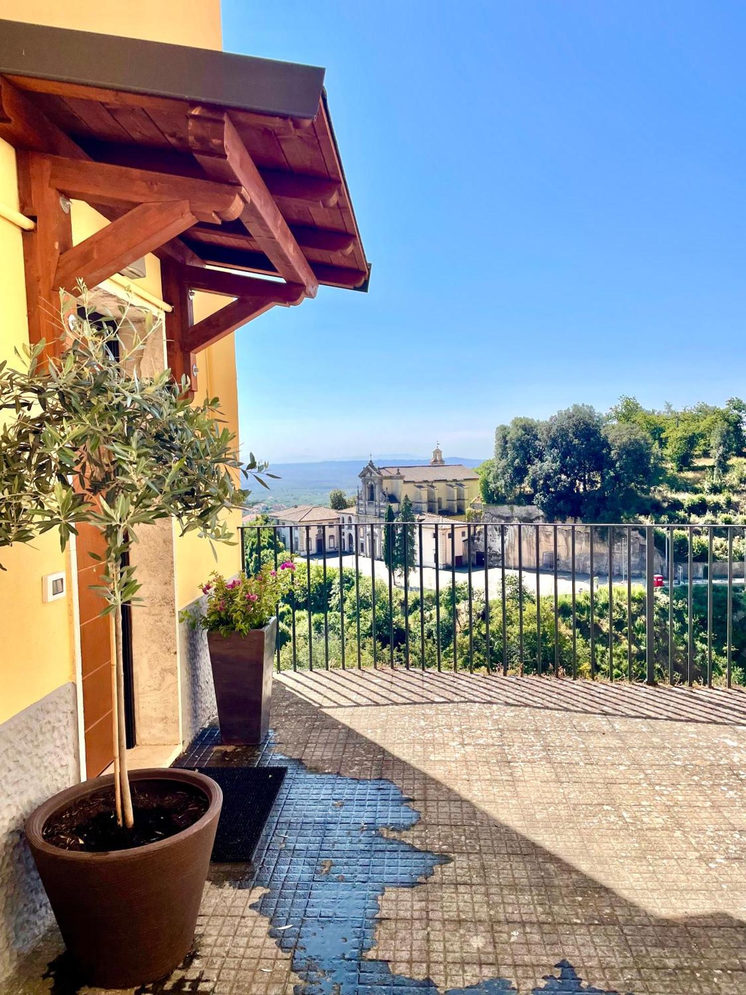 Casa Checca Appartamenti Per Vacanze Caprarola Dış mekan fotoğraf